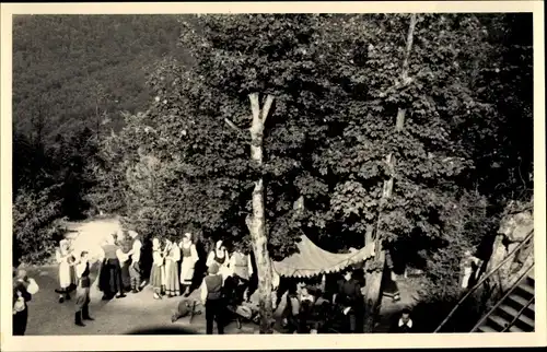 Foto Ak Wilthen im Kreis Bautzen Sachsen, Aufführung in Tracht