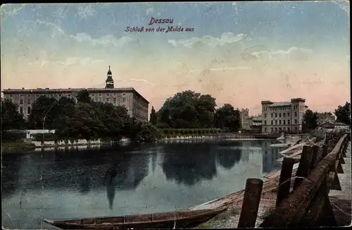 Ak Dessau in Sachsen Anhalt, Schloss von der Mulde aus