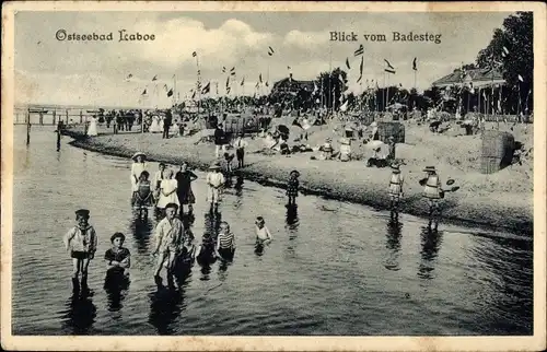 Ak Ostseebad Laboe, Blick vom Badesteg, Badegäste