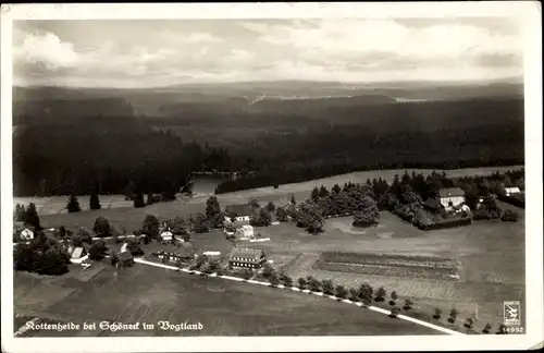 Ak Kottenheide Schöneck im Vogtland, Fliegeraufnahme, Ort, Wald, Klinke 14992