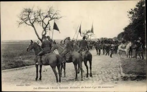 Ak Saint Cyr Yvelines, Les Eleves de l'Ecole Speciale Militaire en manoeuvre