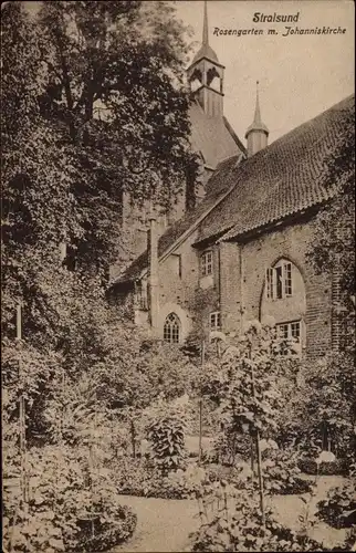 Ak Stralsund in Mecklenburg Vorpommern, Rosengarten, Johanniskirche