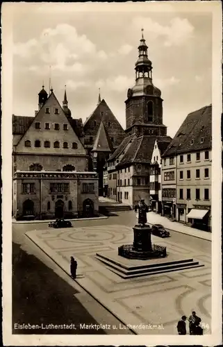 Ak Lutherstadt Eisleben, Marktplatz, Lutherdenkmal