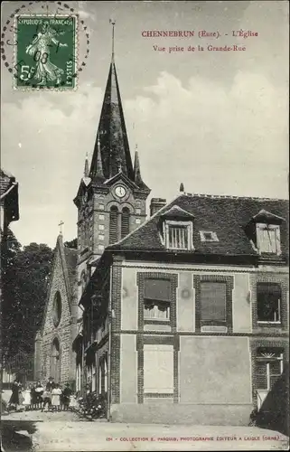 Ak Chennebrun Eure, L'Eglise, Vue prise de la Grande Rue