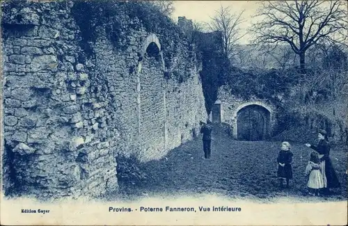 Ak Provins Seine et Marne, Poterne Fanneron, Vue Interieure