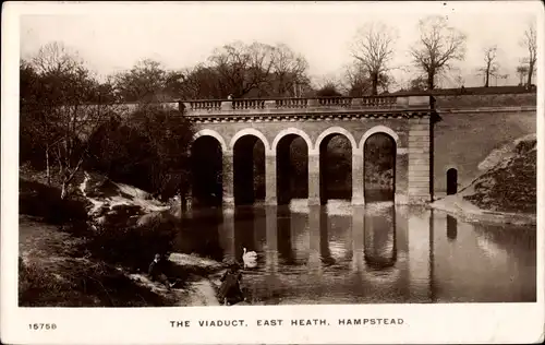 Ak Hampstead Heath London England, Viaduct, East Heath