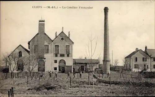 Ak Clefs Maine et Loire, La Caserne Francaise