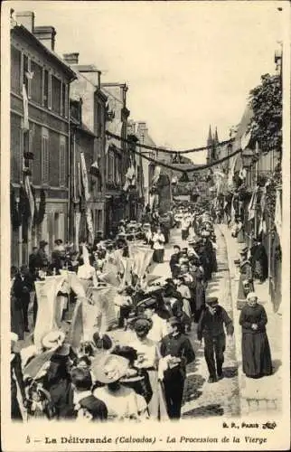 Ak La Delivrande Calvados, La Procession de la Vierge