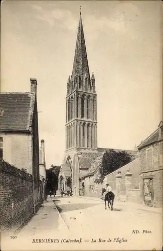 Ak Bernieres sur Mer Calvados, La Rue de l'Eglise