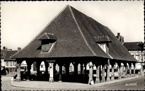 Ak Lyons la Forêt Eure, La Halle