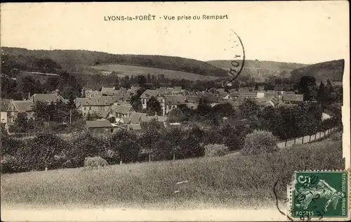 Ak Lyons la Forêt Eure, Vue prise du Remaprt