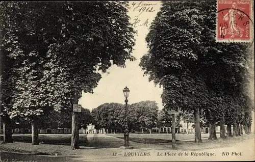 Ak Louviers Eure, La Place de la Republique