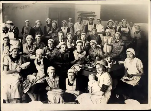 Foto Gruppenbild Frauen in der Haushaltungsschule