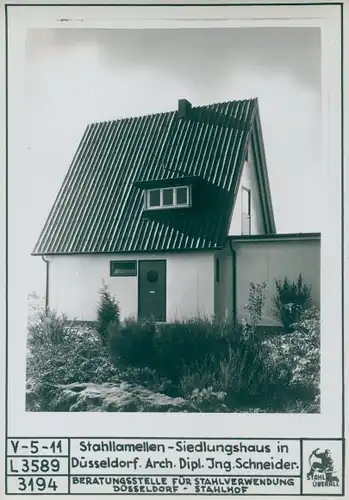 Foto Düsseldorf am Rhein, Stahllamellen Siedlungshaus, Architekt Schneider