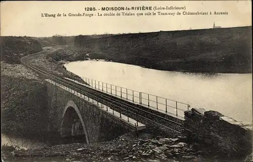 Ak Moisdon la Riviere Loire Atlantique, L'Etang de la Grande Forge, La coulee de Trialan