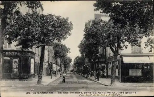Ak La Garenne Hauts de Seine, La Rue Voltaire, prise du Rond Point