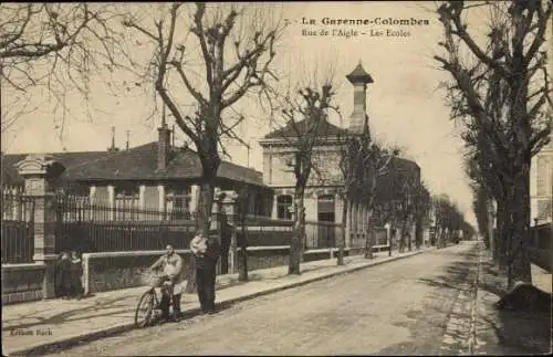 Ak La Garenne Colombes Hauts de Seine, Rue de l'Aigle, Les Ecoles