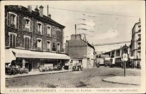Ak Issy les Moulineaux Hauts de Seine, Avenue de Verdun, Carrefour rue Jules Gevelot