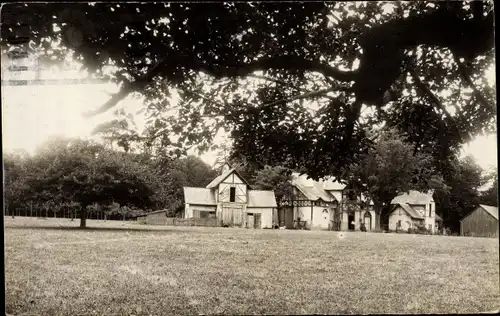 Foto Ak Rennes Ille et Vilaine, Ortspartie mit Wohnhaus