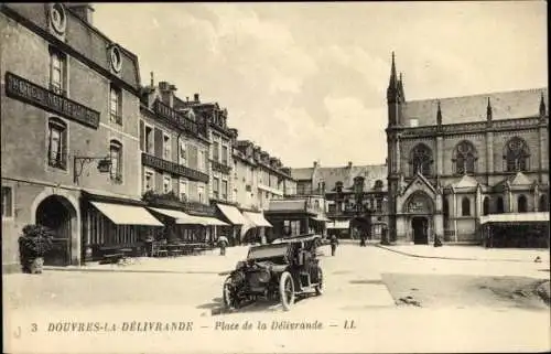 Ak Douvres la Délivrande Calvados, Place de Delivrande