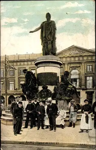 Ak Reims Marne, Statue de Louis XV.