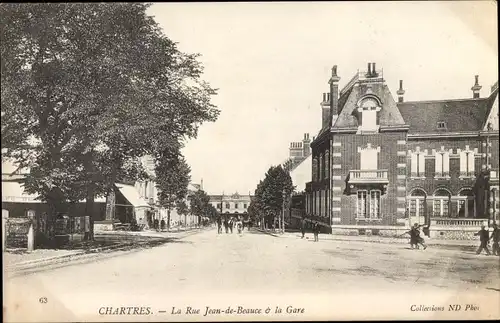 Ak Chartres Eure et Loir, La Rue Jean de Beauce et la Gare