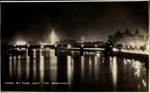 Ak London City England, General View by Flood Light, The Embankment