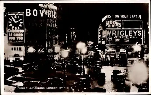 Ak London City England, Piccadilly Circus by Night