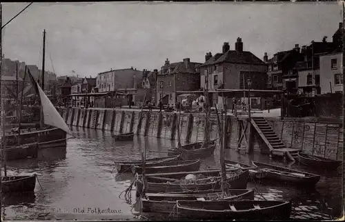 Ak Folkestone Kent South East England, Partie am Hafen