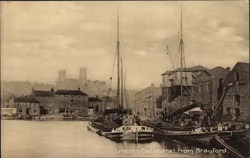 Ak Lincoln East Midlands England, Cathedral from Brayford