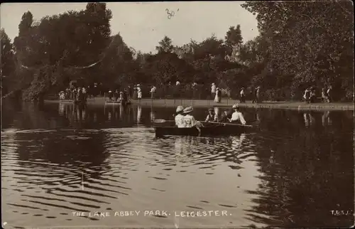 Ak Leicester East Midlands England, The Lake Abbey Park