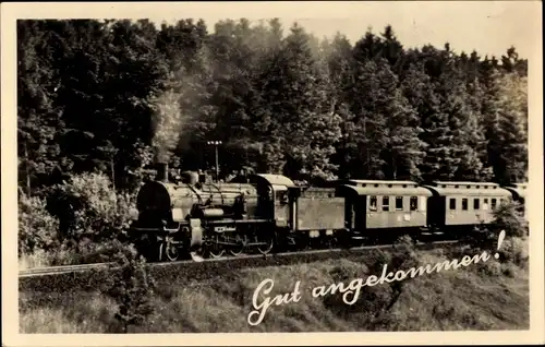 Ak Deutsche Lokomotive mit Eisenbahn am vorbeifahren