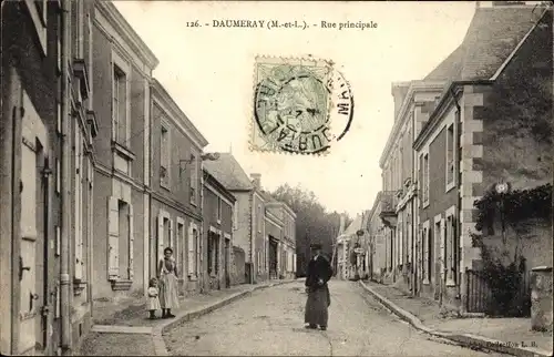 Ak Daumeray Main et Loire, Rue principale