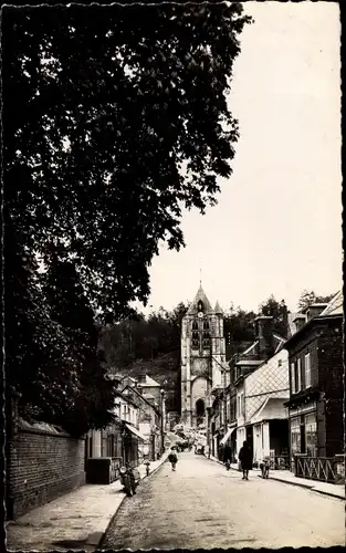 Ak Beaumont le Roger Eure, Rue Chantereine et l'Eglise Saint Nicolas