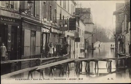 Ak Suresnes Hauts de Seine, Rue du Pont, Inondations, Janvier 1910