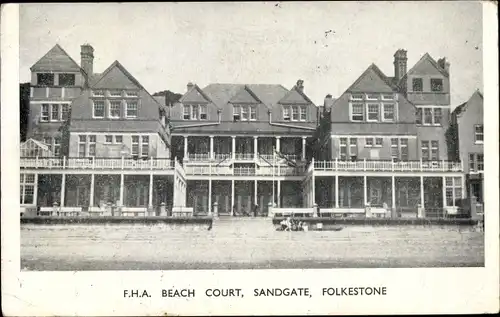 Ak Sandgate Folkestone Kent South East England, FHA Beach Court