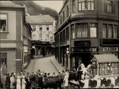 Foto Greiz in Thüringen, Schützenfest, Festwagen der Müller als Wassermühle, Kaufhaus*, Geschäft**