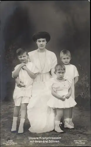 Ak Kronprinzessin Cecilie von Preußen, Wilhelm, Louis Ferdinand, Hubertus