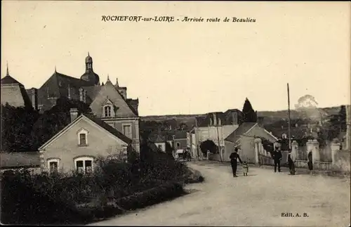 Ak Rochefort sur Loire Maine et Loire, Arrivee route de Beaulieu