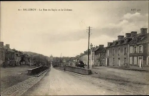 Ak Balleroy Calvados, La Rue du Sapin et le Chateau