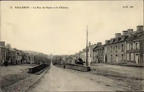 Ak Balleroy Calvados, La Rue du Sapin et le Chateau