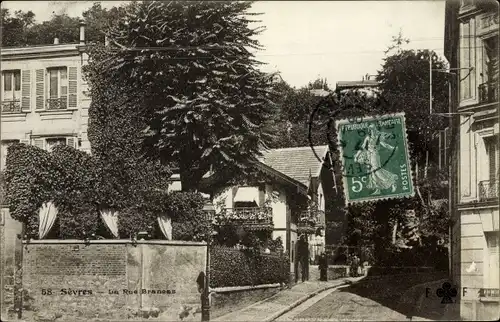 Ak Sevres Hauts de Seine, Une Rue