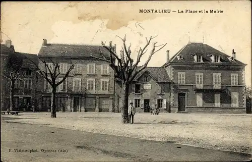 Ak Montalieu Isere, La Place de la Mairie