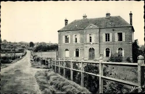 Ak Blangy le Chateau Calvados, La Route du Mesnil et la Gendarmerie