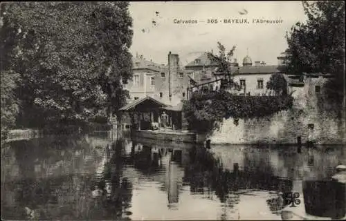 Ak Bayeux Calvados, L'Abreuvoir