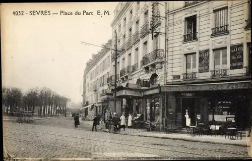 Ak Sevres Hauts de Seine, Place du Parc