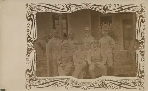 Passepartout Foto Ak Namibia, DSWA, Mitglieder der Kolonialen Schutztruppe, Gruppenbild