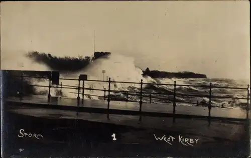 Foto Ak West Kirby North West England, Storm, starker Seegang