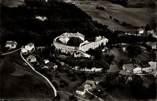 Ak Tittmoning in Oberbayern, Fliegeraufnahme der Burg