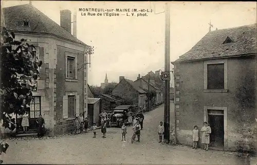 Ak Montreuil sur Maine Maine-et-Loire, La Rue de l'Eglise